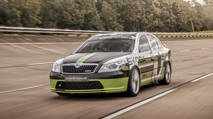 El Skoda Octavia vRS de los 365,45 km/h sigue invicto y ha sido restaurado