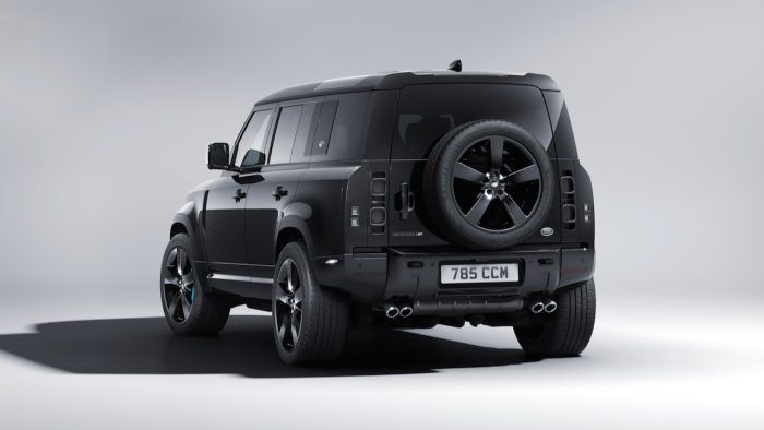 Land Rover Defender V8 Bond Edition 4 700x394