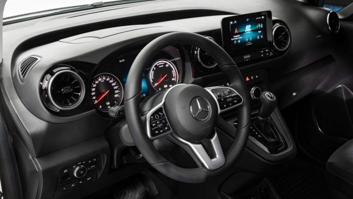 Mercedes Benz ECitan 2022 11 700x394