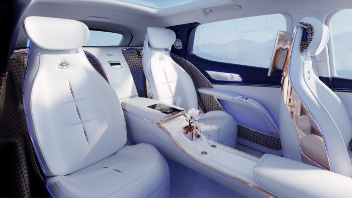 Mercedes Maybach EQS Concept 15 700x394