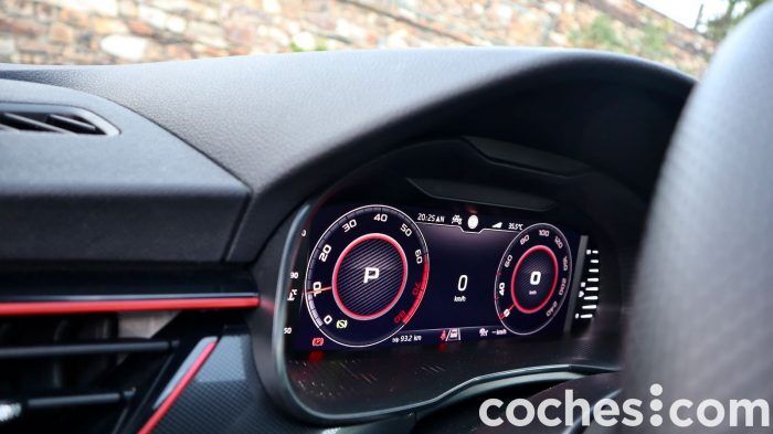 Skoda Scala Montecarlo Prueba Interior 7 700x393