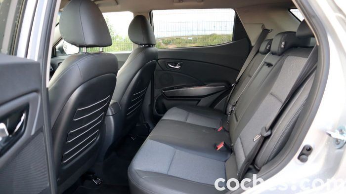 SsangYong Tivoli Grand Prueba Interior 27 700x393