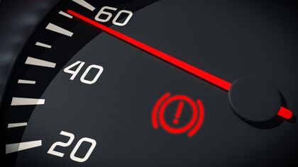 Testigo del freno de mano puesto siempre encendido: ¿Por qué?