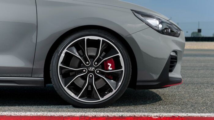 Hyundai I30 Fastback N Ruedas 700x394