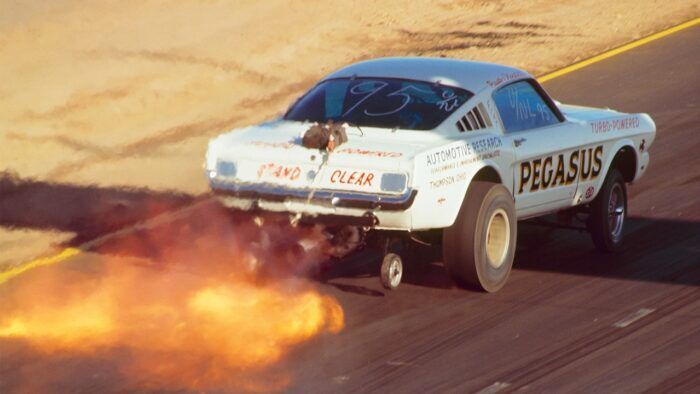 Turbonique Ford Mustang Drag Racing 700x394