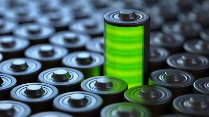 Este polvo sobre los electrodos tiene la clave para baterías más rápidas y capaces