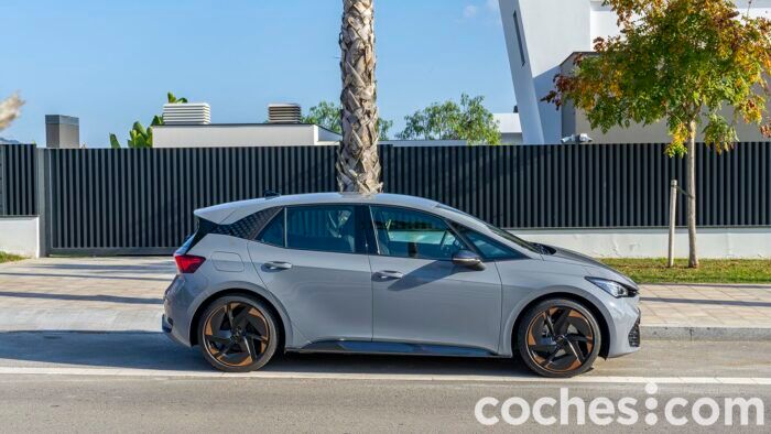 Cupra Born Prueba Contacto 14 700x394