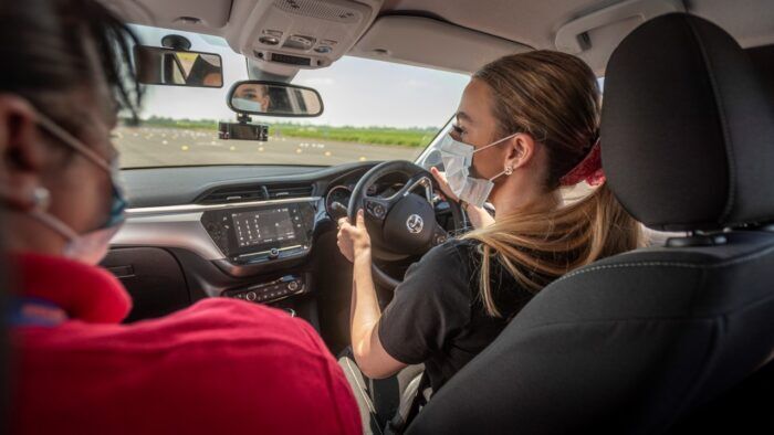 Conductores Jovenes Malos Habitos 3 700x394