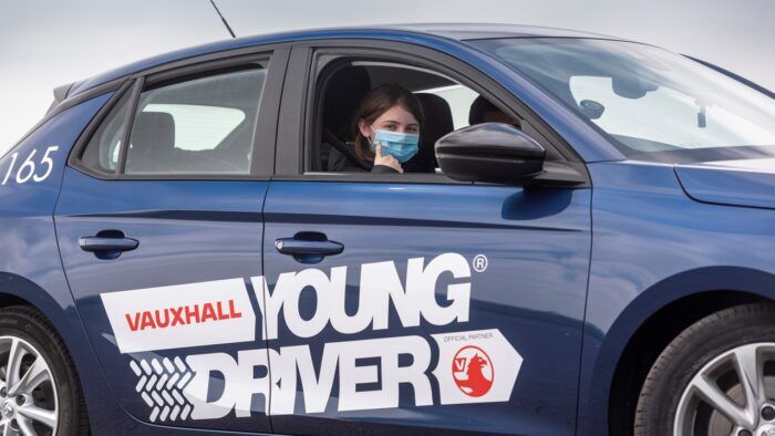 Conductores Jovenes Malos Habitos 4 700x394