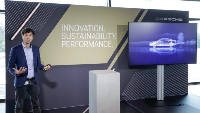 Porsche Tecnologia Gemelo Digital Coche Conectado 3 700x394