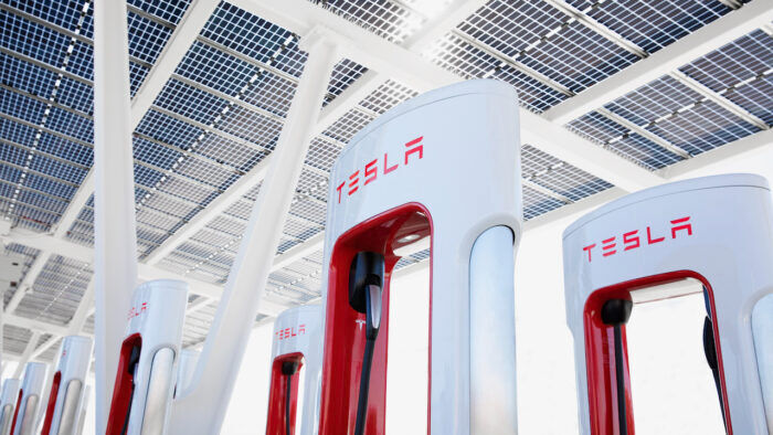 Tesla Supercharger 3 700x394