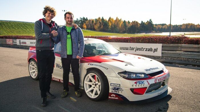 Drifting SIM Racing Vs Real 2 700x394