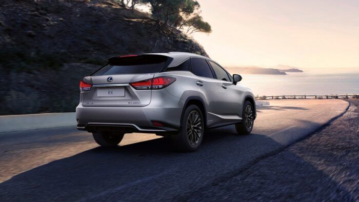Lexus RX 450h Style 2022 2 700x394