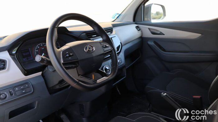 Maxus EDeliver3 Prueba Interior 13 700x393