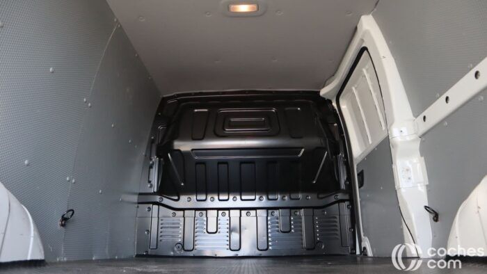 Maxus EDeliver3 Prueba Maletero 4 700x394