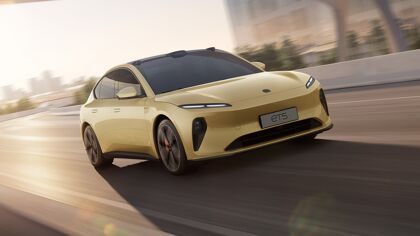 El NIO ET5 quiere ser la berlina compacta eléctrica de referencia