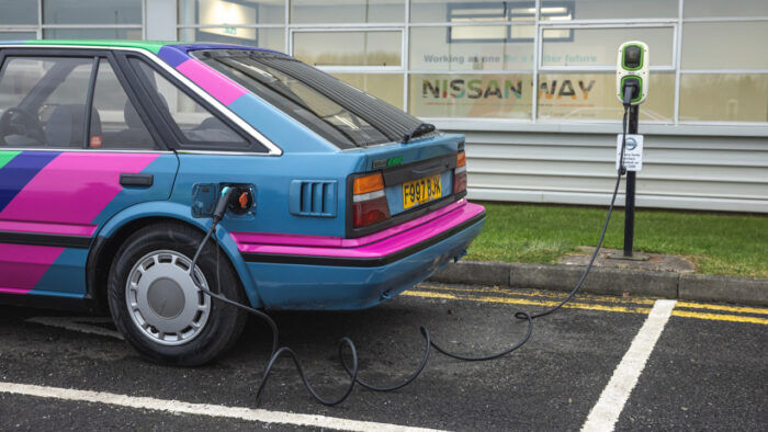 Nissan Bluebird EV 20 700x394