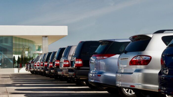 Traseras Coches Stock 1 700x394