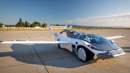 El AirCar abre la puerta a la producción del coche volador