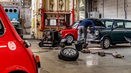 MINI se embarca oficialmente en el negocio de los electromods