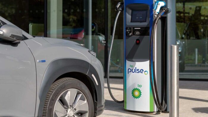 Punto De Carga Coche Electrico Bp Pulse 1 700x393
