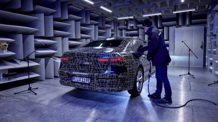 BMW I7 Prototipo 9 700x394