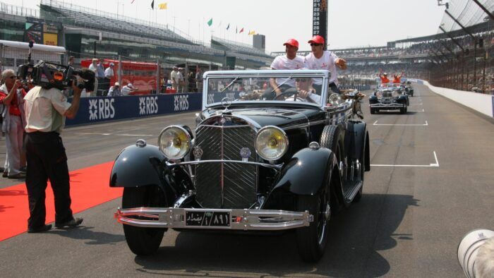 Mercedes Benz 770K Cabriolet 1930 Ferando Alonso Y Lewis Hamilton 2007 700x394