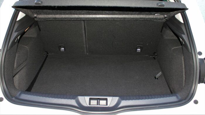 Renault Megane E Tech RS Line Prueba Maletero 3 700x394