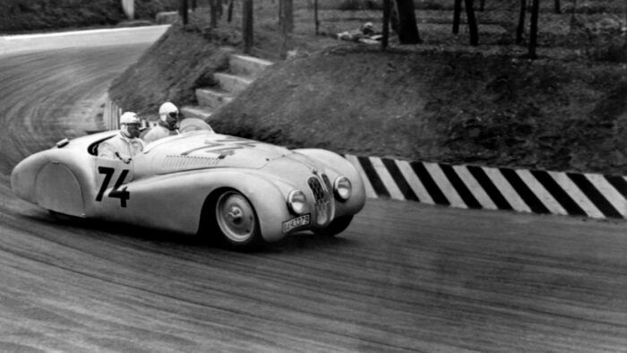 BMW 328 Roadster Mille Miglia 1939 16 700x394