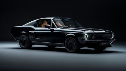 Si querías un Mustang clásico, pero en línea con las tendencias actuales, echa un vistazo al de Charge Cars