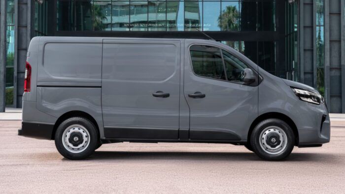 Nissan Primastar Van 2022 11 700x394