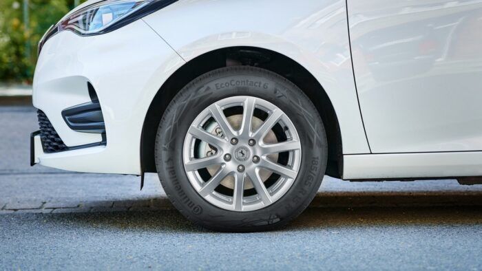 Continental Neumaticos De PET Reciclado 1 700x394