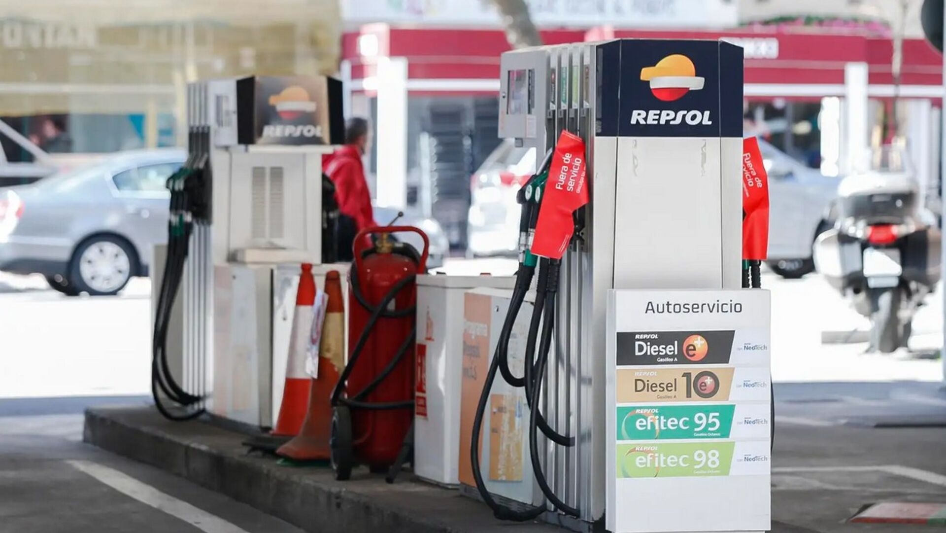¿Bajará el precio de la gasolina? Se van a liberar 11,5 millones de barriles de petróleo para compensar las subidas