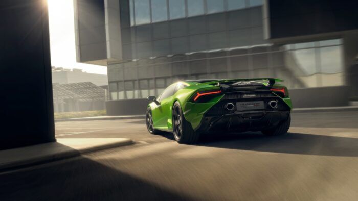 Lamborghini Huracan Tecnica 18 700x394