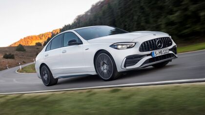 Mercedes-AMG C 43 4Matic 2022: pierde dos cilindros, pero gana en potencia y eficiencia