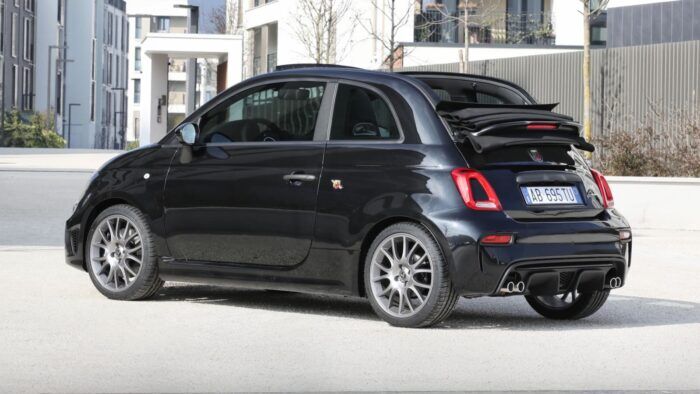Abarth 695C Turismo Pack 2022 3 700x394