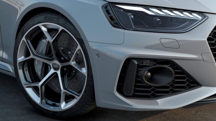 Audi RS 4 Avant Competition Plus 2022 13 700x394