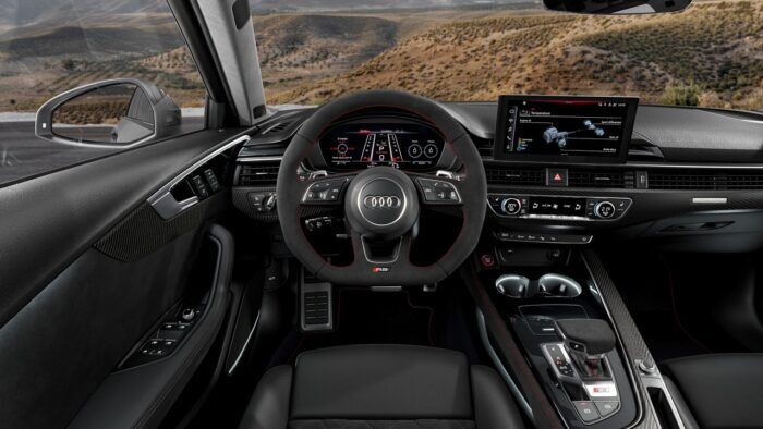 Audi RS 4 Avant Competition Plus 2022 15 700x394