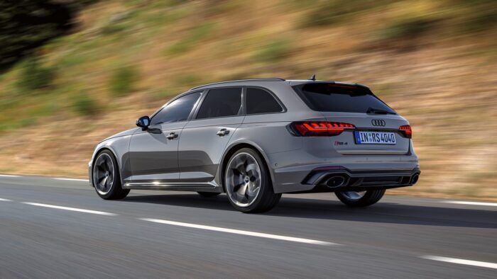 Audi RS 4 Avant Competition Plus 2022 3 700x394