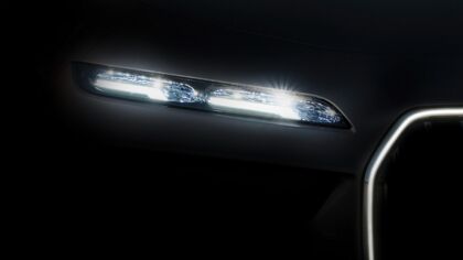 Así se fabrican los faros Swarovski del BMW i7