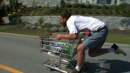 A 70 km/h en un carro de la compra, una locura