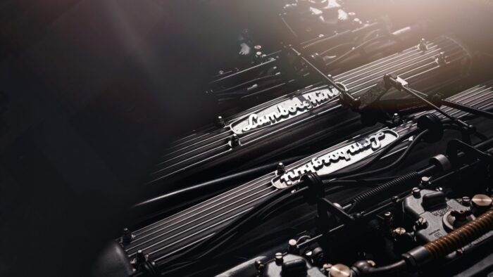 Lamborghini 350 GT 1964 41 700x394