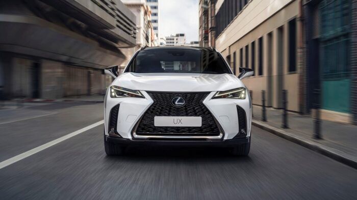 Lexus UX 250h F Sport 2023 7 700x393