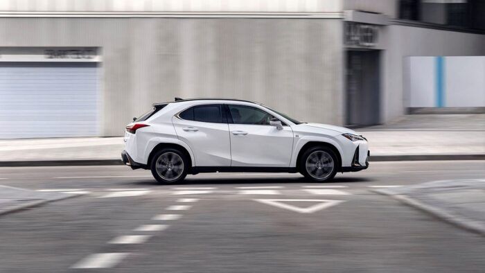 Lexus UX 250h F Sport 2023 8 700x394
