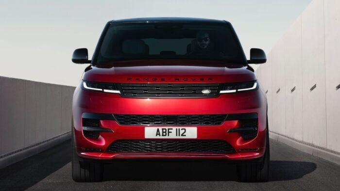 Range Rover Sport PHEV 2023 First Edition 5 700x394
