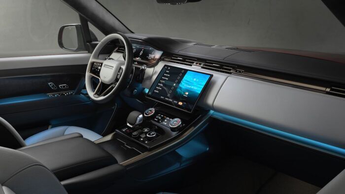 Range Rover Sport PHEV 2023 First Edition Interior 7 700x394