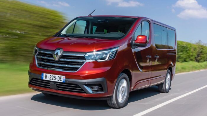 Renault Trafic Combi L1H1 2022 1 700x394