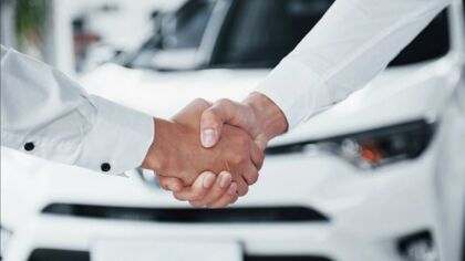 Tengo el coche muerto de risa, ¿lo vendo y me suscribo a uno?