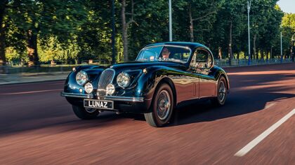 Este Jaguar XK120 de 1952 es más eco-friendly que cualquier coche actual