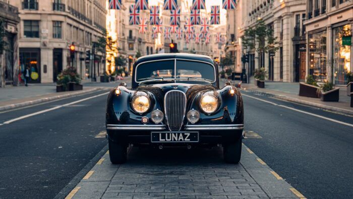 1952 Jaguar XK120 Electrico Lunaz 4 700x394